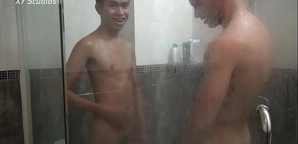  Basti and Lee, shower after bareback sex